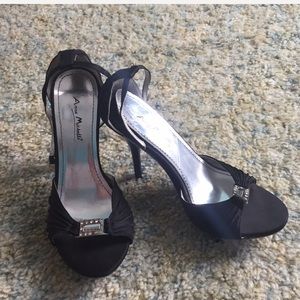 Anne Michelle heels